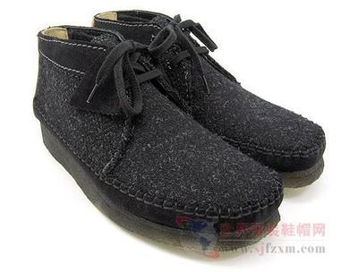 Clarks冬季Weaver Boot 舒适与风格的融合