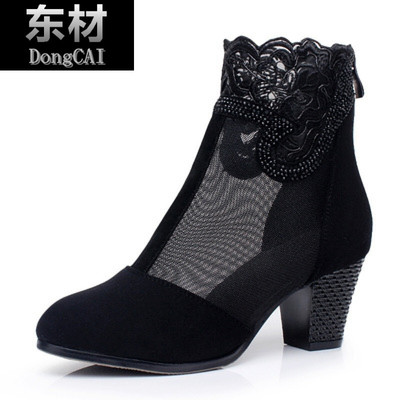 时尚与舒适并存 东材马丁靴的独特魅力