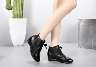 春新款平跟女短靴 舒适休闲的时尚选择